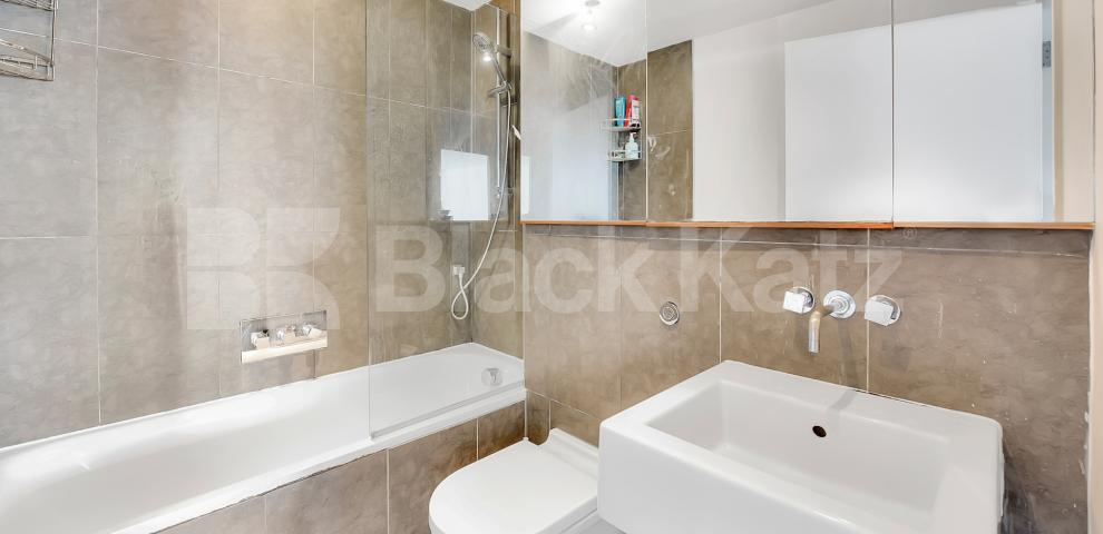 			LET, 2 Bedroom, 1 bath, 1 reception Apartment			 Qube Court. Balham Hill, Clapham South 
